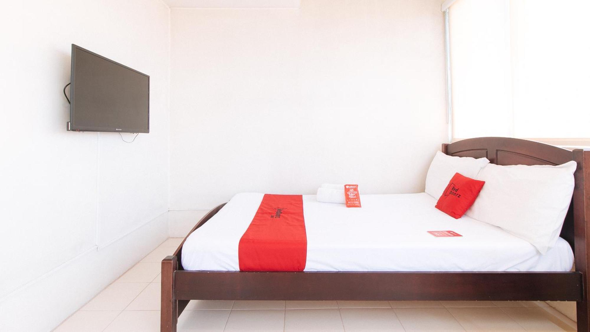 Reddoorz Plus @ E Rodriguez Corner Banawe Quezon City Exteriér fotografie