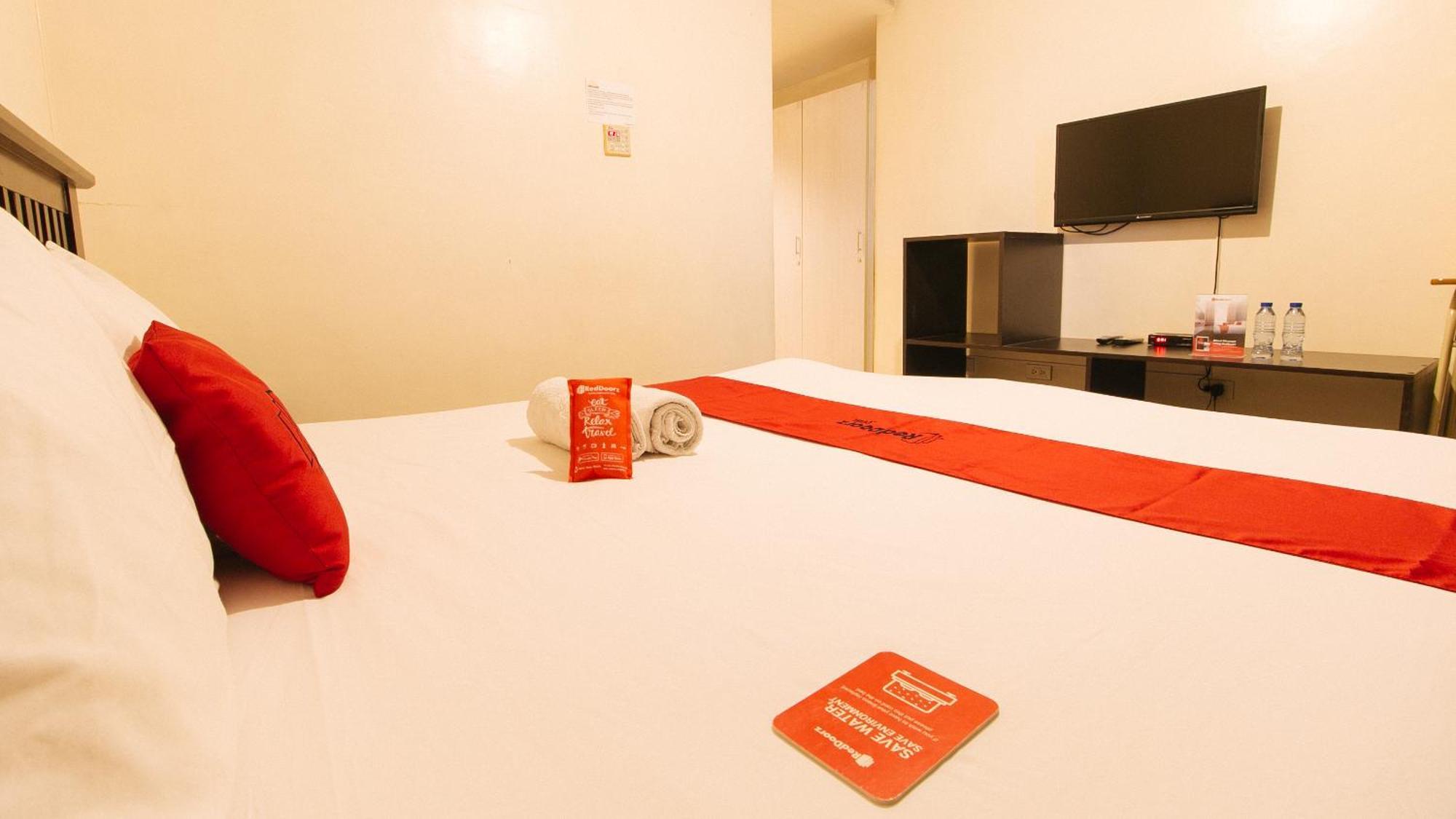Reddoorz Plus @ E Rodriguez Corner Banawe Quezon City Exteriér fotografie