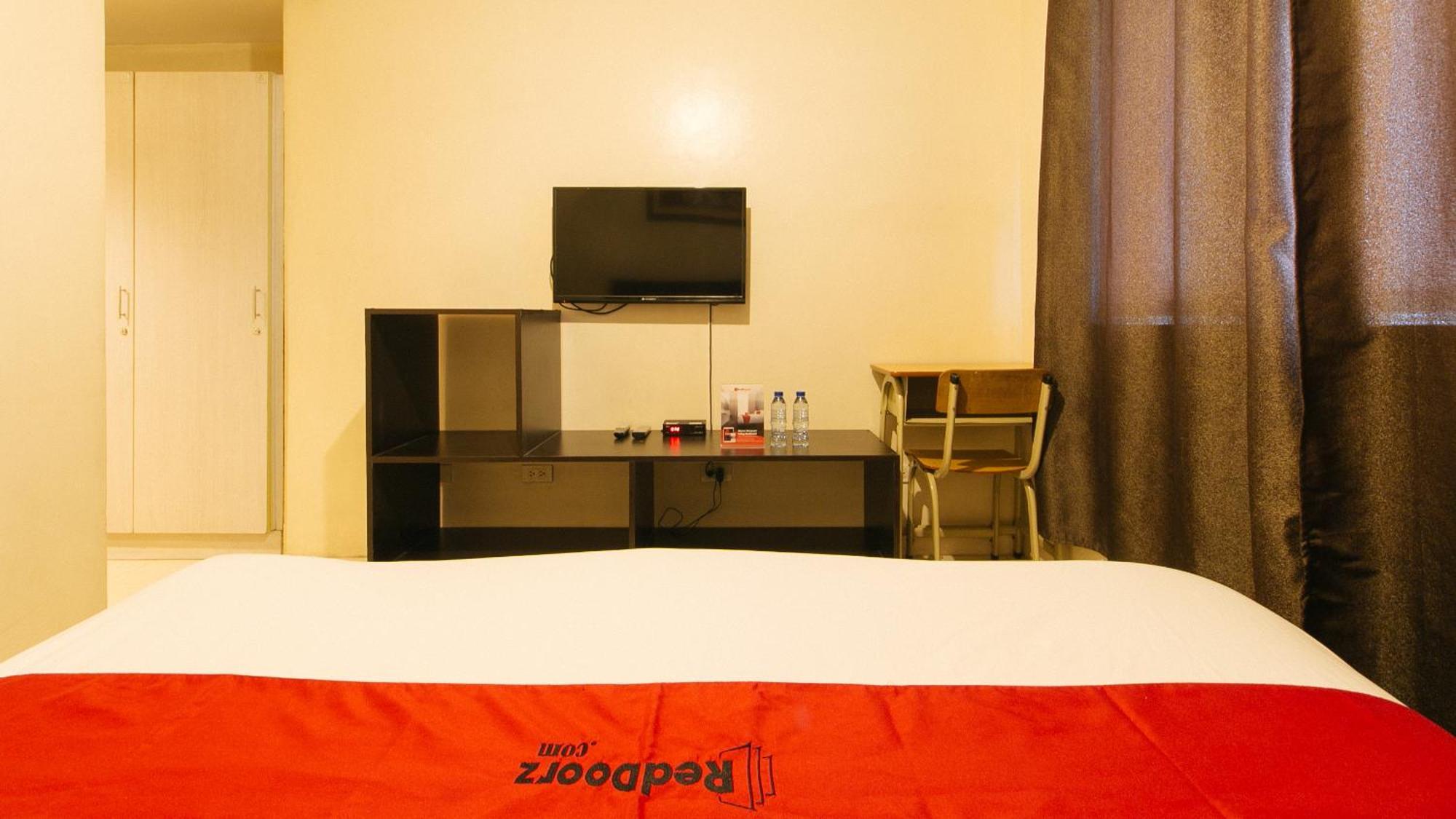 Reddoorz Plus @ E Rodriguez Corner Banawe Quezon City Exteriér fotografie
